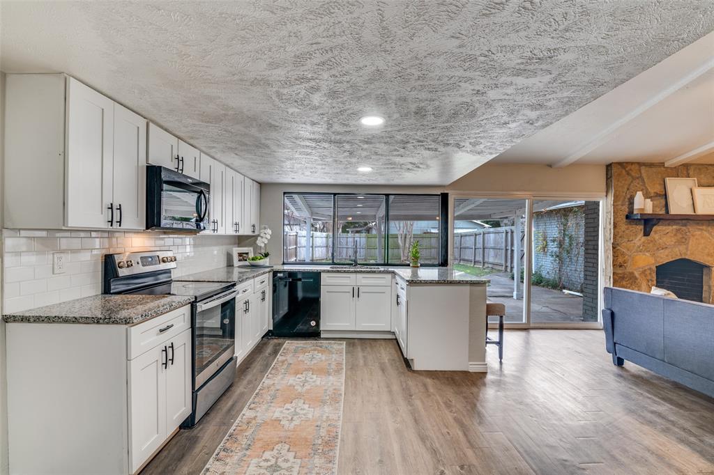 White Rock Village 01 - Residential