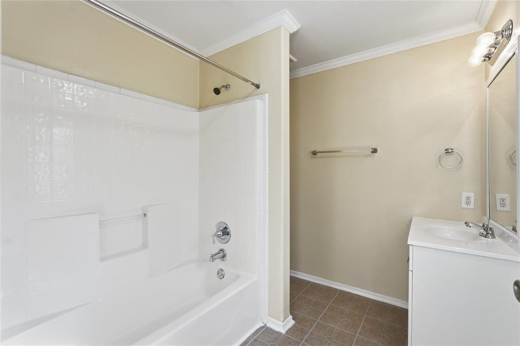 Trinity Heights 03 - Residential Income