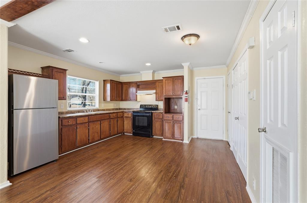 Trinity Heights 03 - Residential Income