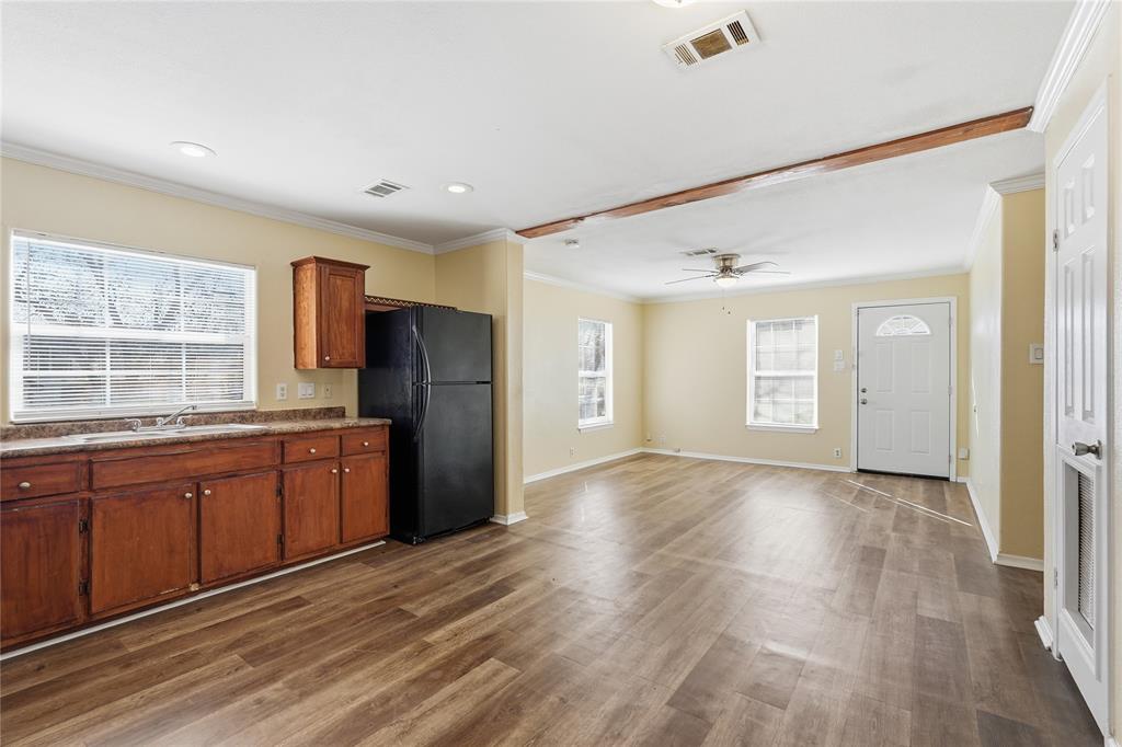 Trinity Heights 03 - Residential Income