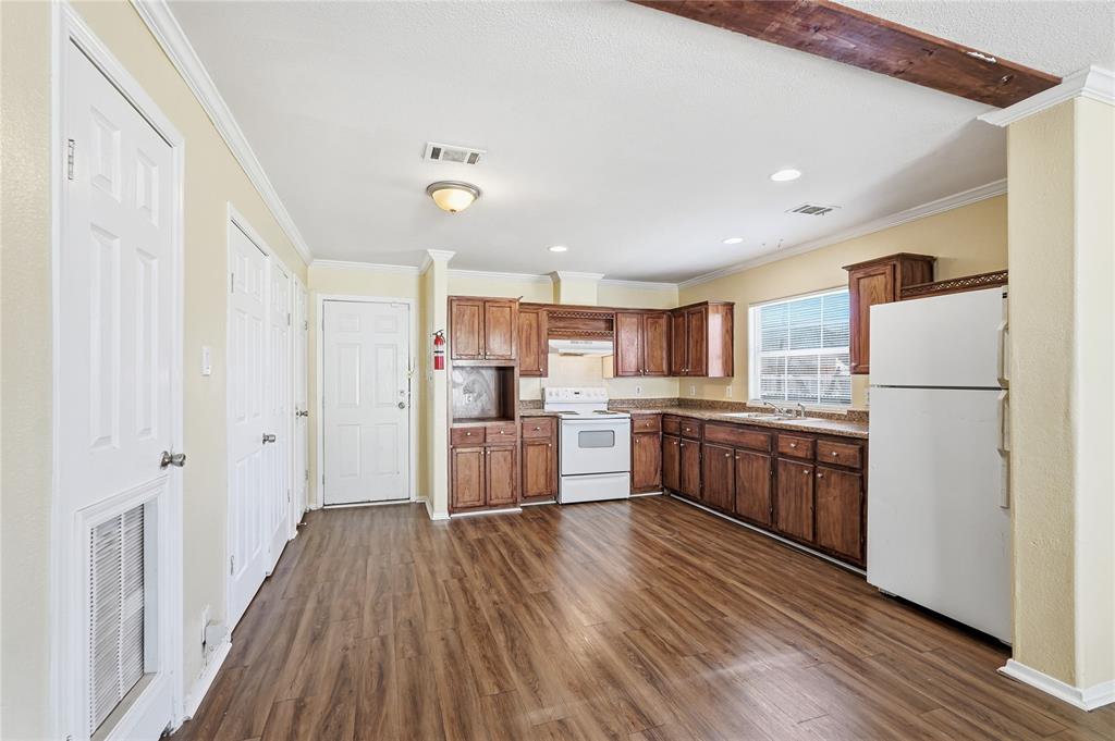 Trinity Heights 03 - Residential Income