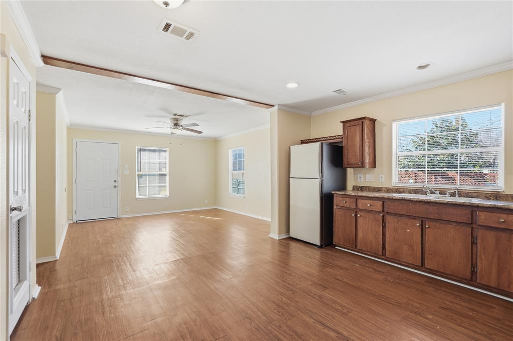 Trinity Heights 03 - Residential Income