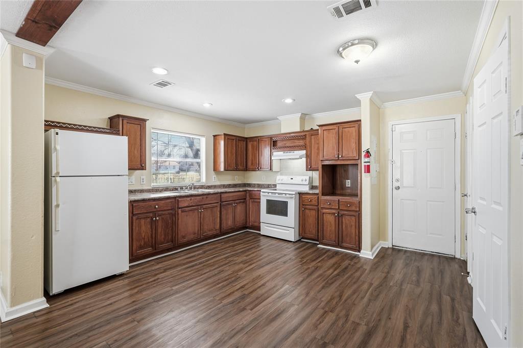 Trinity Heights 03 - Residential Income