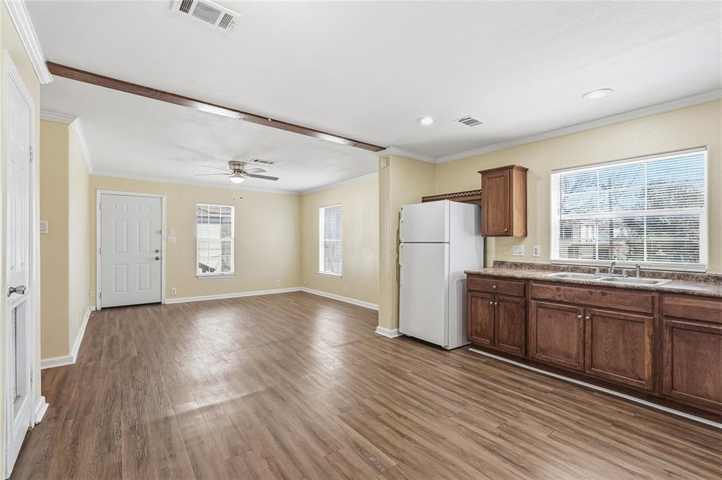 Trinity Heights 03 - Residential Income