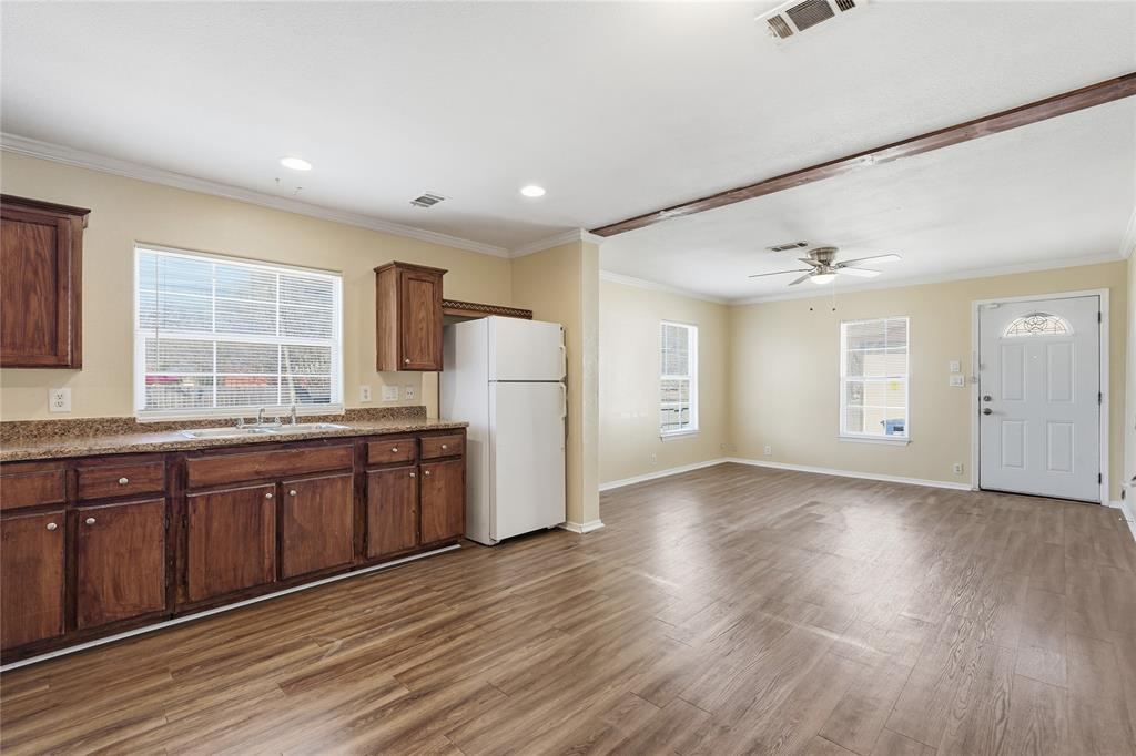 Trinity Heights 03 - Residential Income