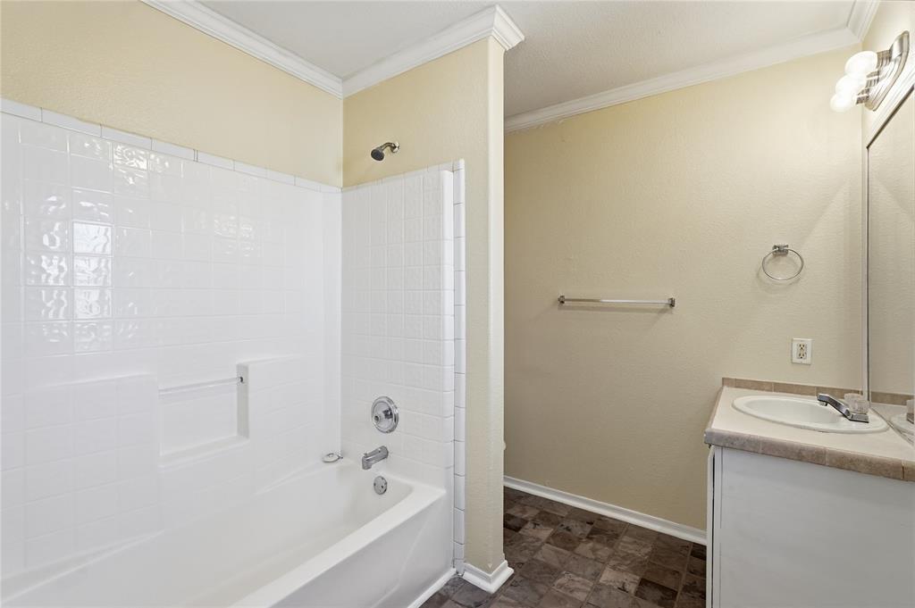 Trinity Heights 03 - Residential Income