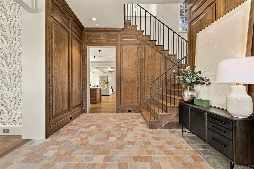 6526 Woodland Drive