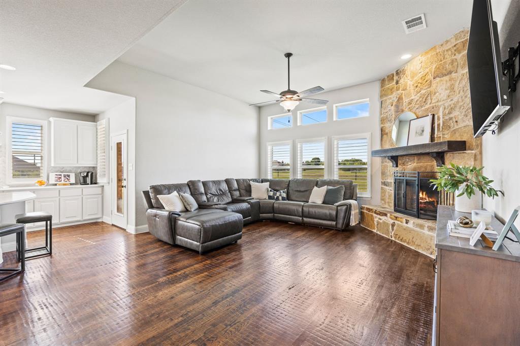 121 Majors - Residential