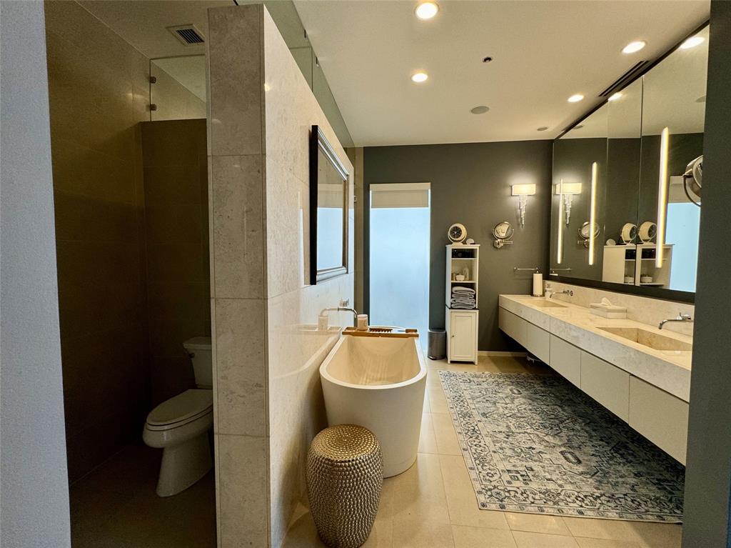 Residential Condo - Residential