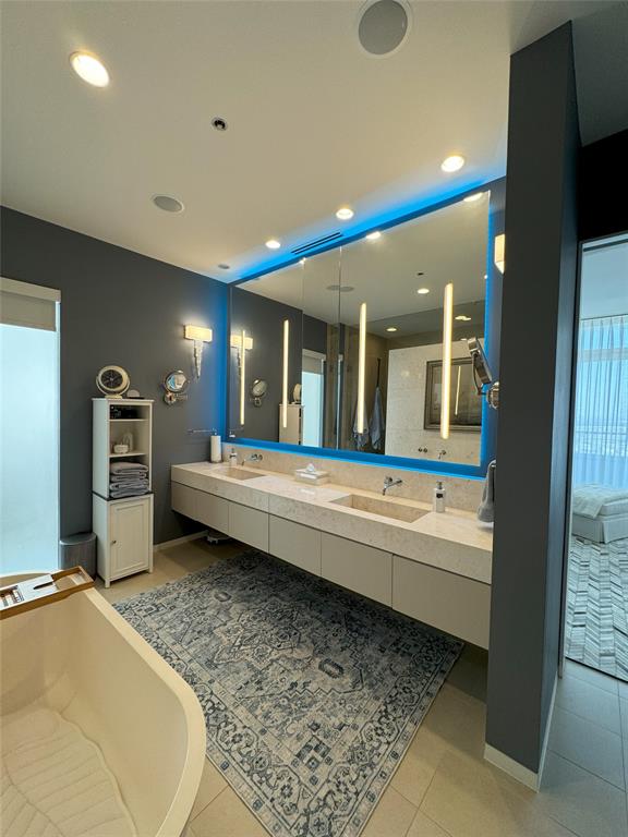 Residential Condo - Residential