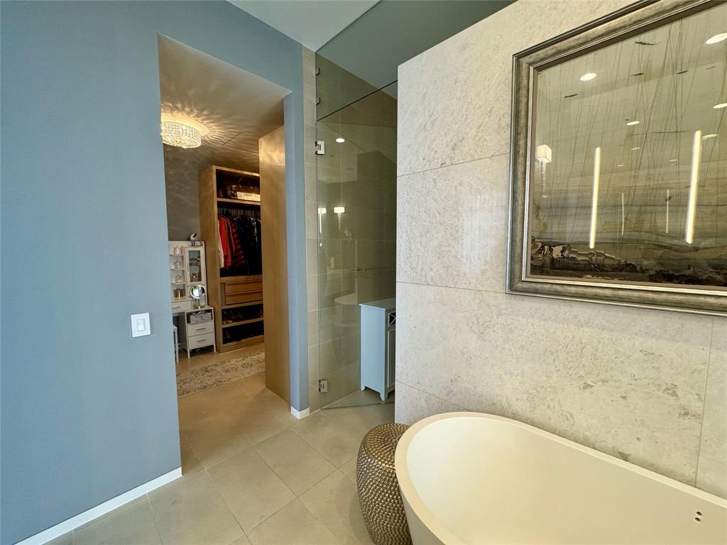 Residential Condo - Residential