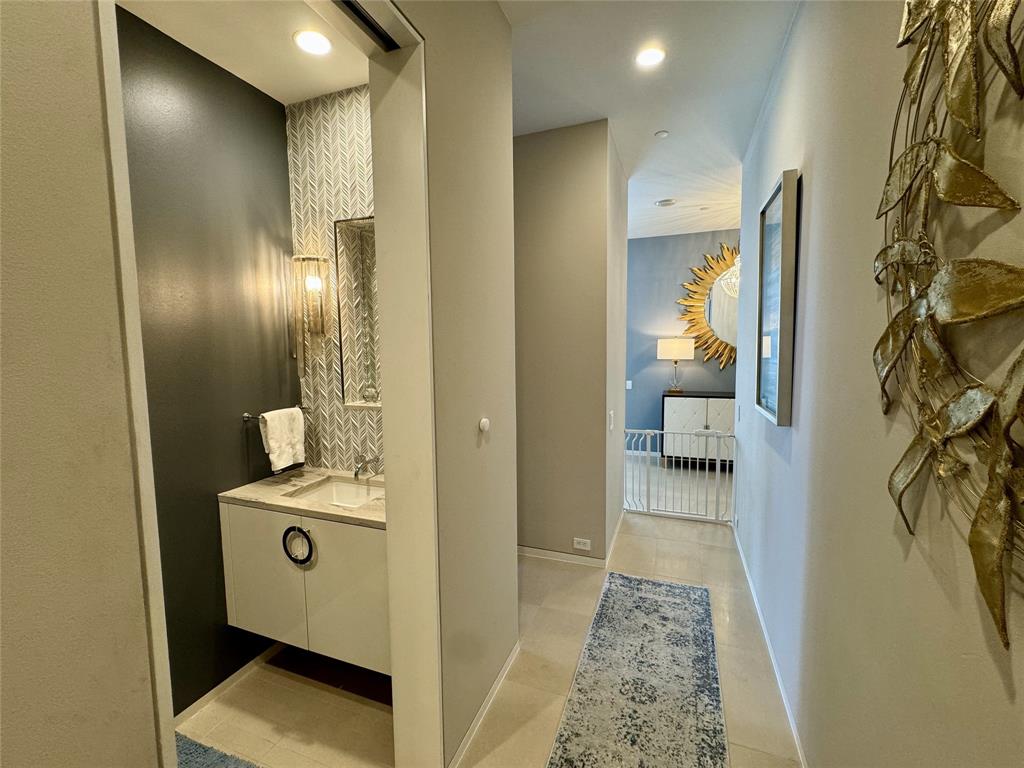 Residential Condo - Residential