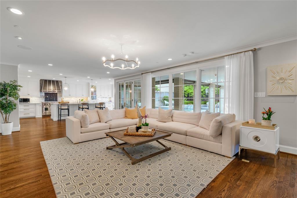 4416 Beverly Drive