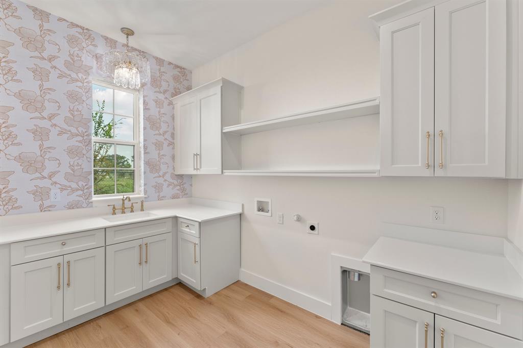 LAKEVIEW ESTATES - Residential