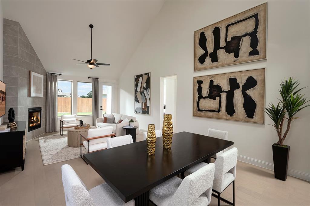 3922 Hometown Boulevard