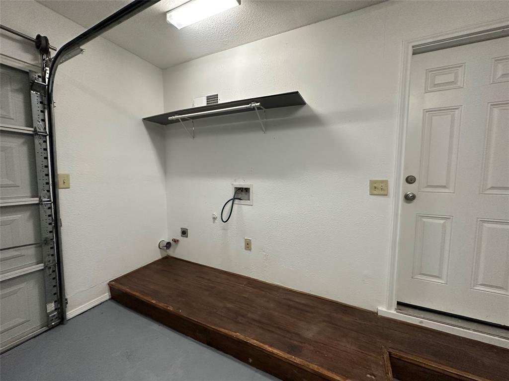 Meadow Oaks Add - Residential Lease