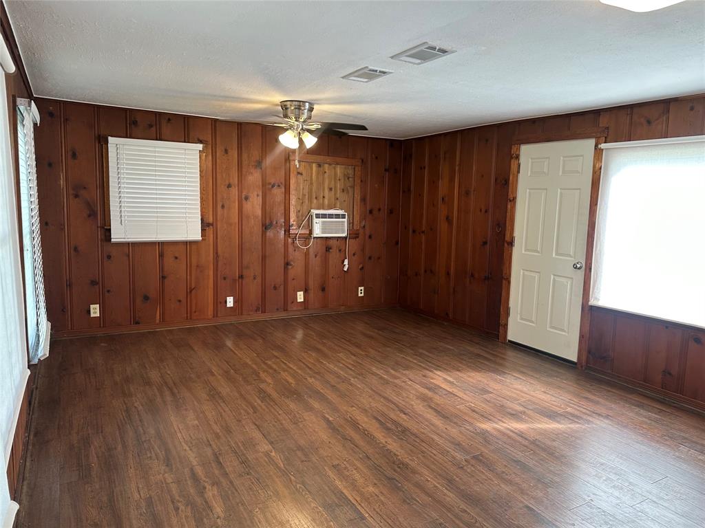 Meadow Oaks Add - Residential Lease