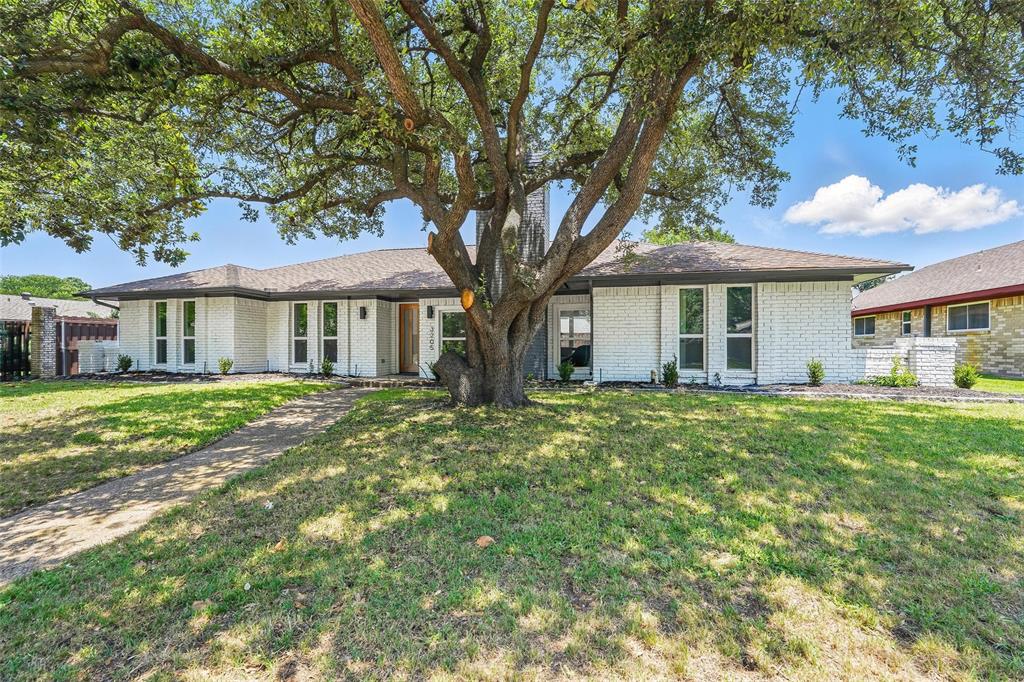 3205 Saint Ives Court