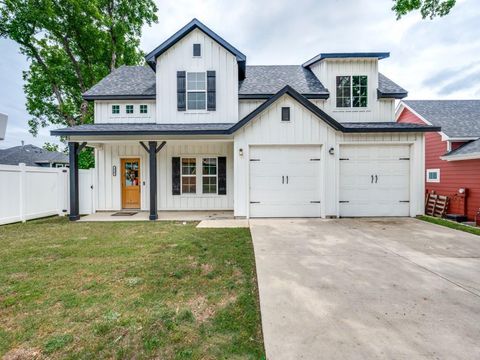 216 Wilson Street Lake Dallas TX 75065