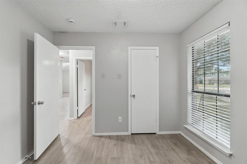 Lakecrest 02 - Residential