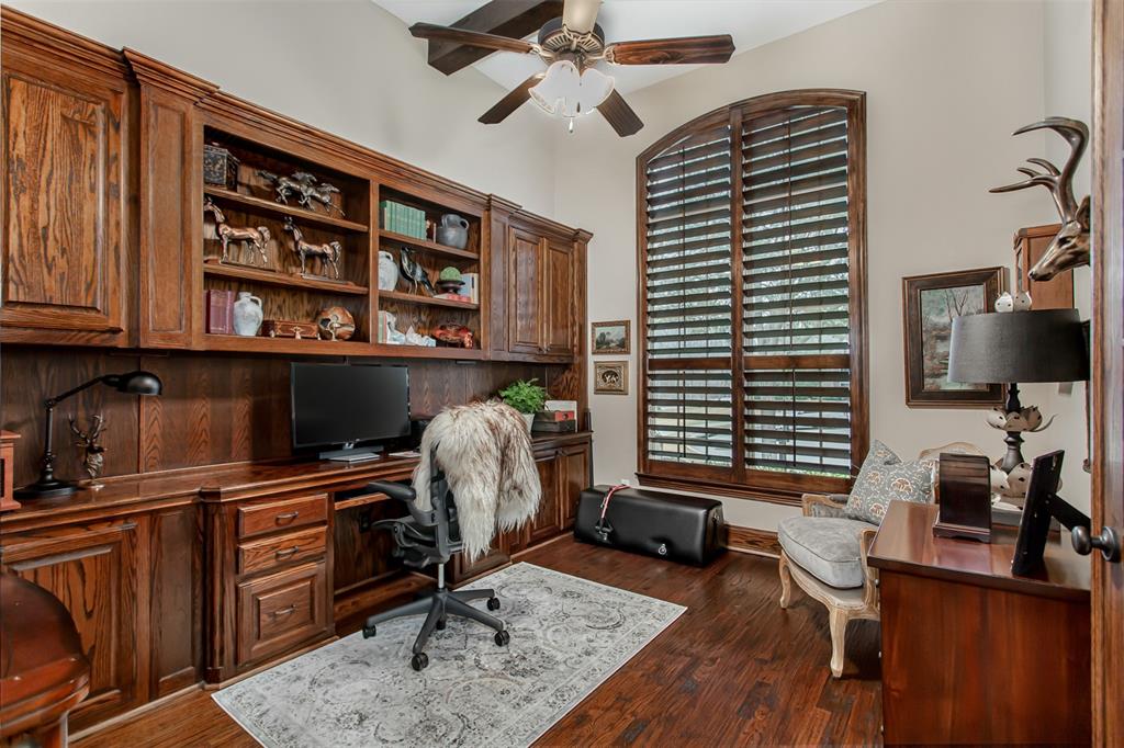 907 Clear Water Drive