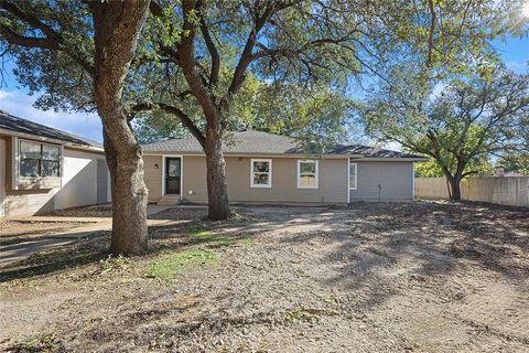 A home in Krum