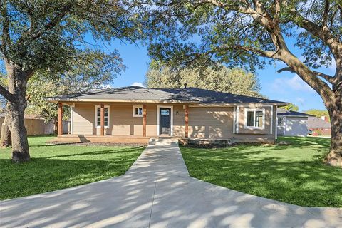 A home in Krum