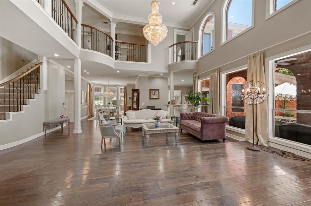 2906 Edgewood Lane