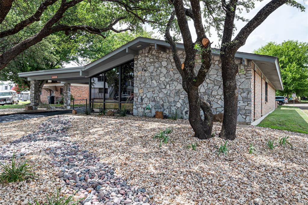 1512 Crestridge Drive