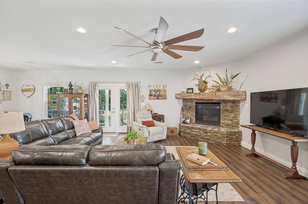 105 W Adkins Street