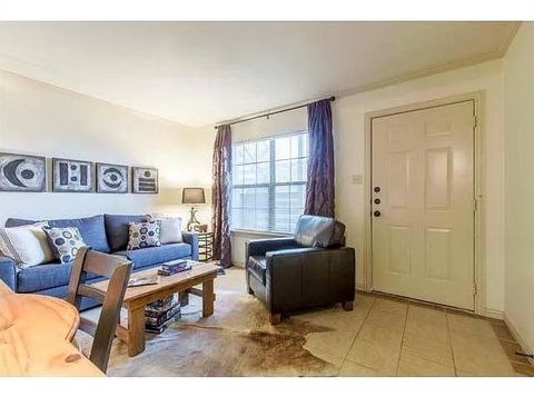 222 Ball Street Grapevine TX 76051