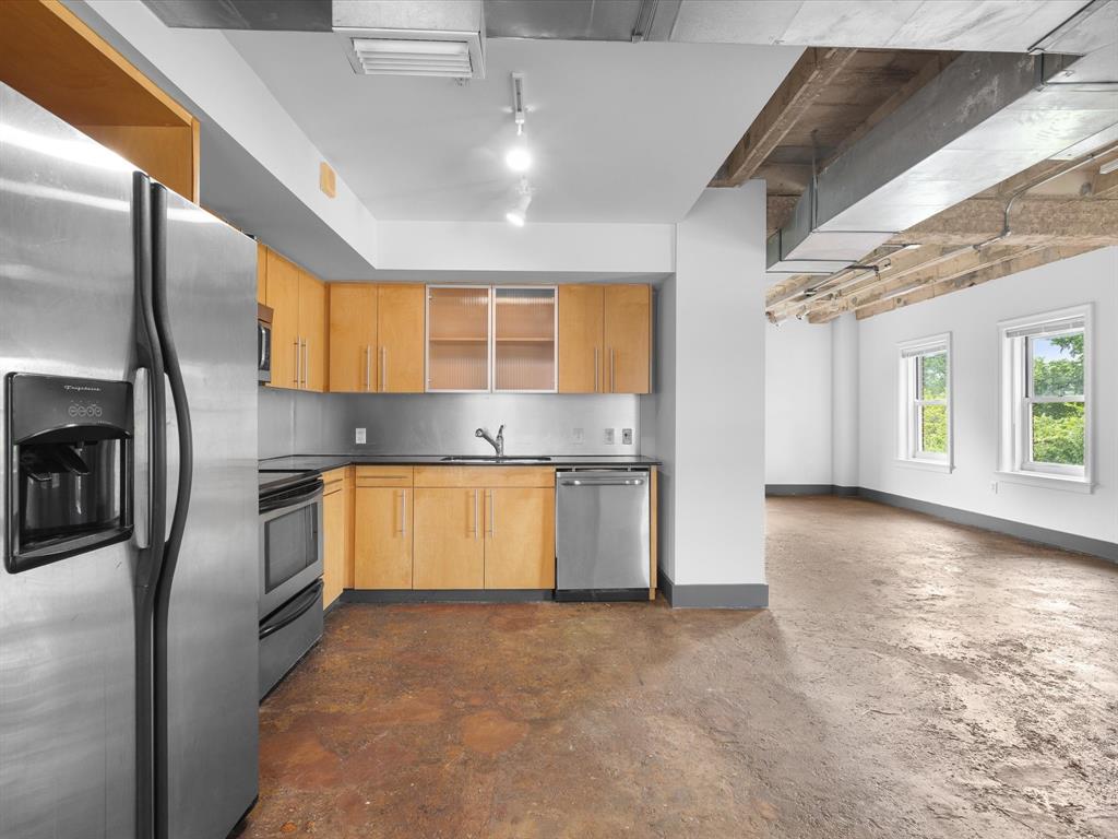 Lake Cliff Tower Condo - Residential