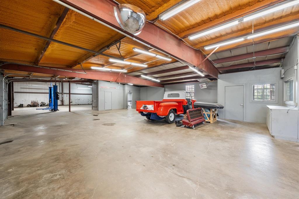 1731 S US Highway 287