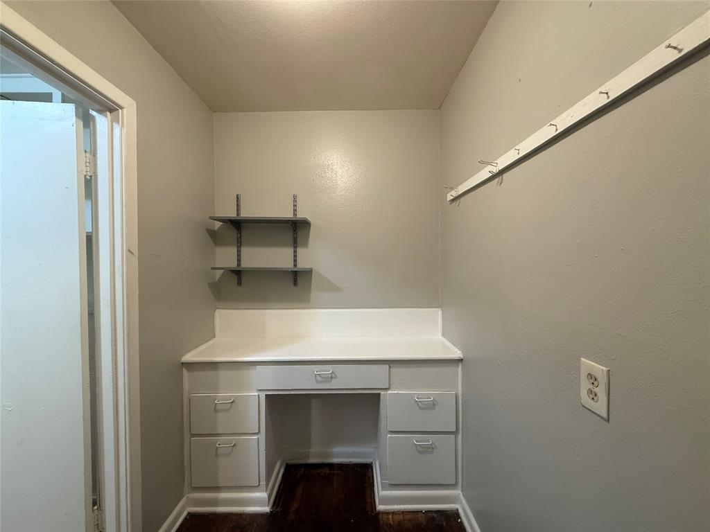 R Fenbys - Residential Lease