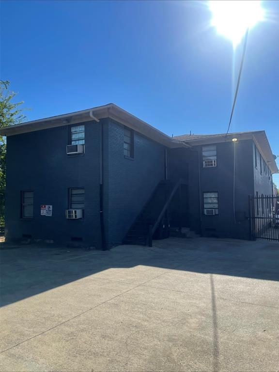 R Fenbys - Residential Lease