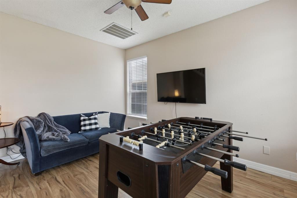 1617 Live Oak Lane
