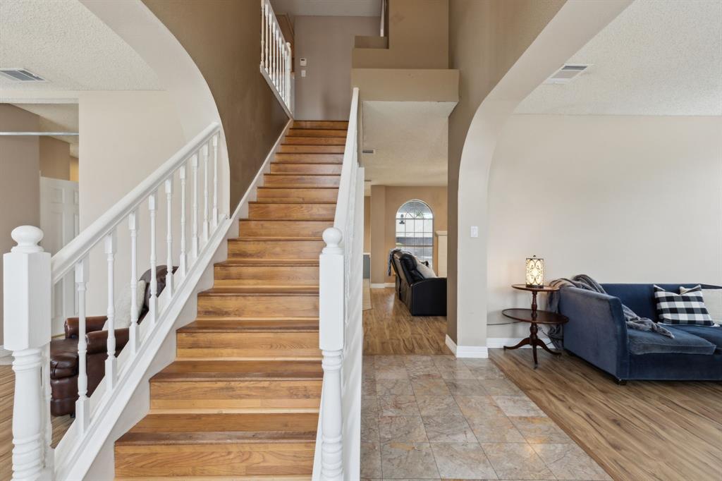 1617 Live Oak Lane