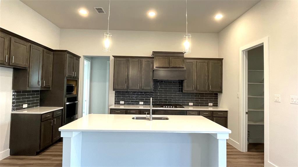 GATEWAY PARKS ADD PH 6 - Residential Lease