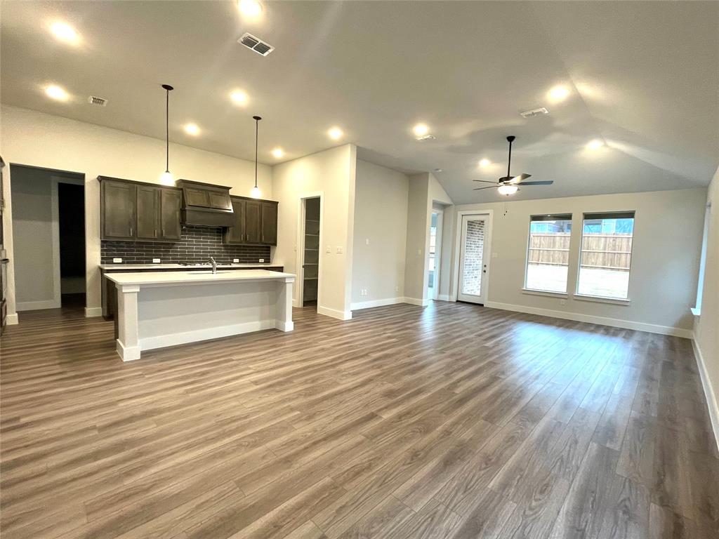 GATEWAY PARKS ADD PH 6 - Residential Lease