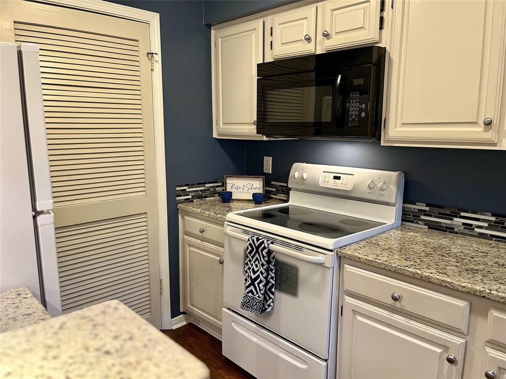 Cloisters Condo The - Residential Lease