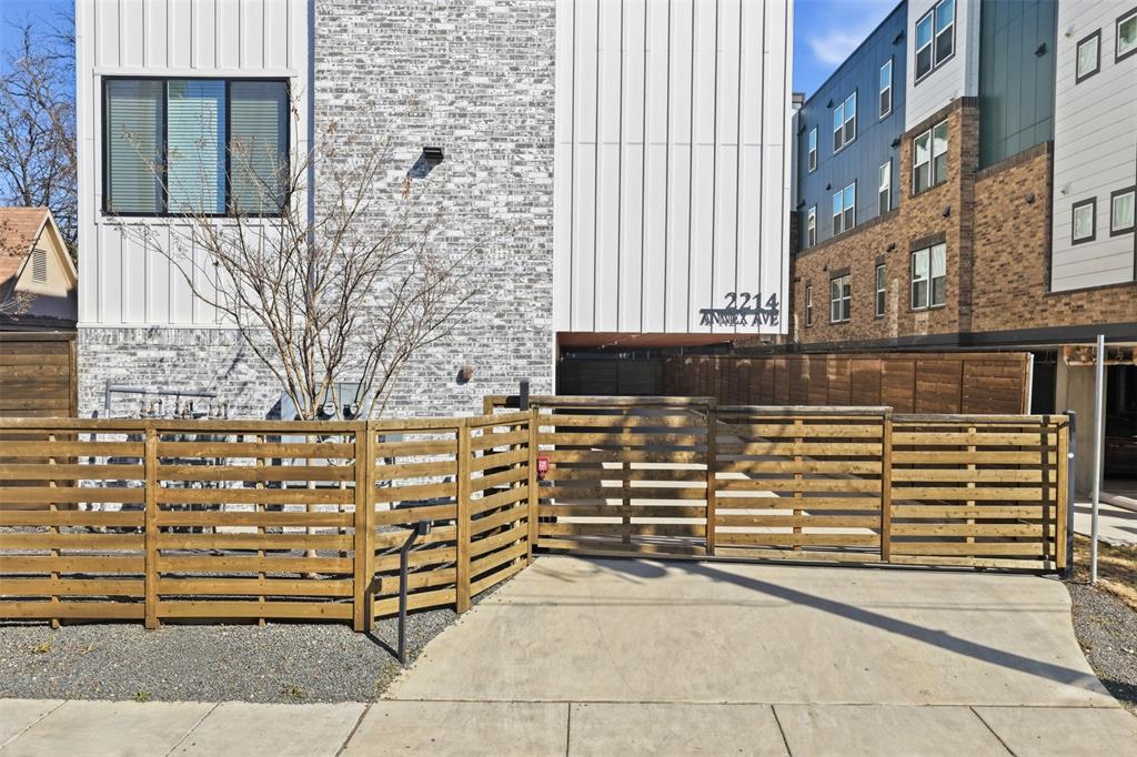 2214 Annex Avenue 105