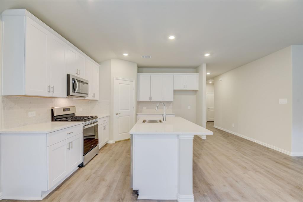 913 Lily Lane