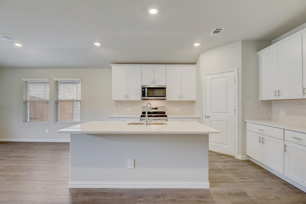 913 Lily Lane