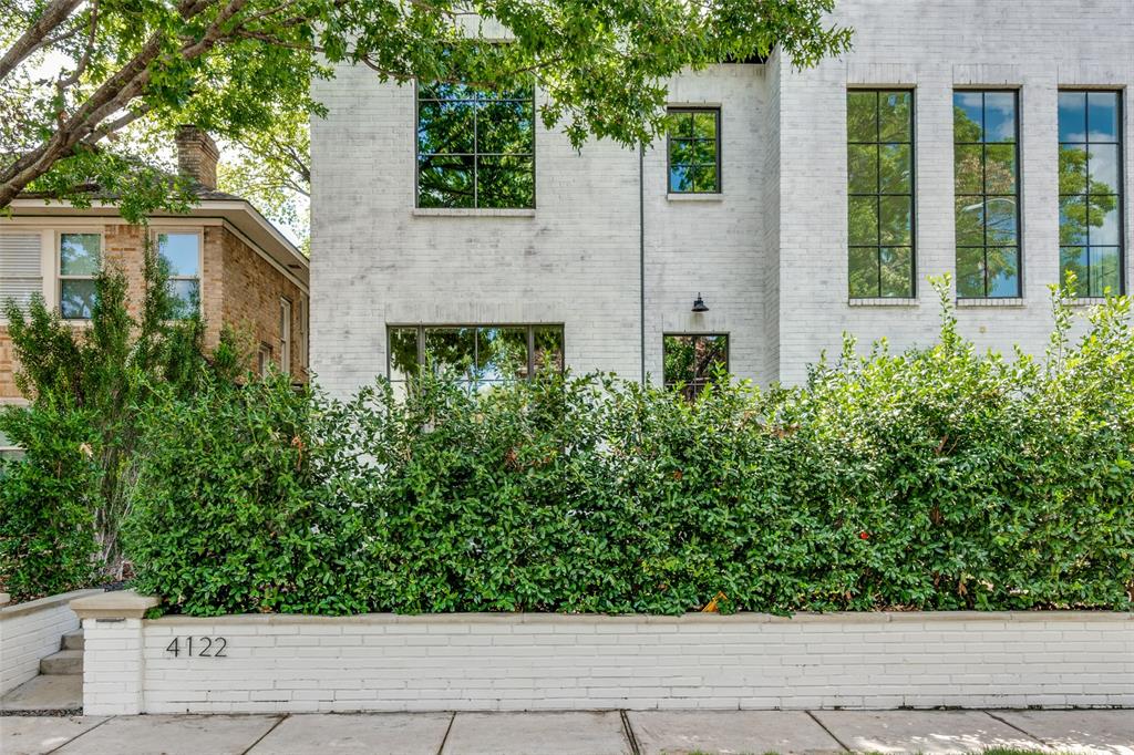 UNIVERSITY PLACE - Residential