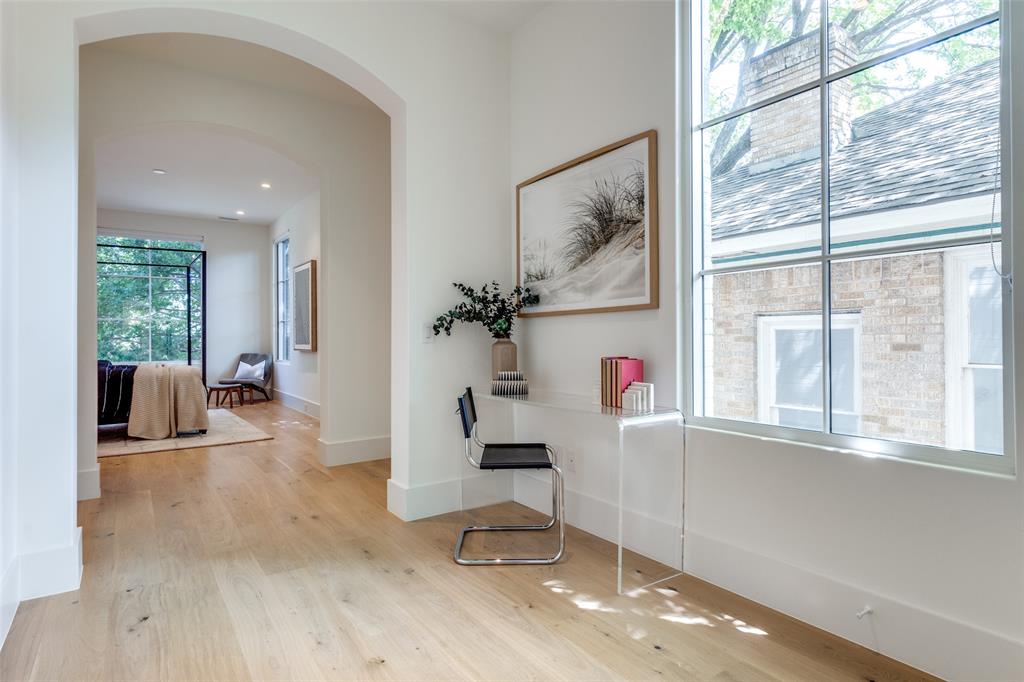 UNIVERSITY PLACE - Residential