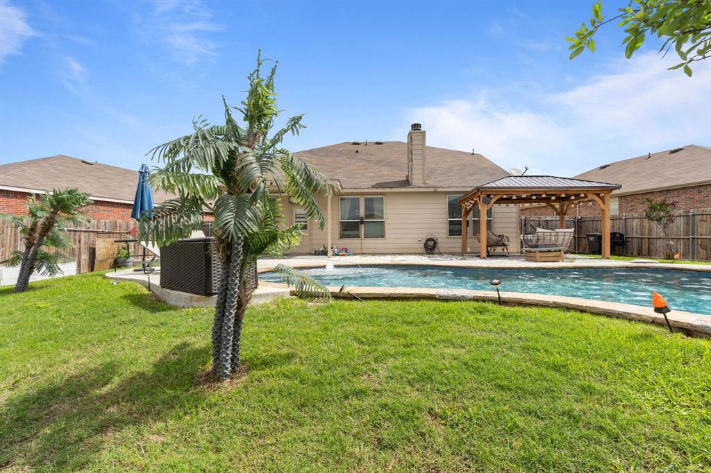 2304 Bermont Red Lane