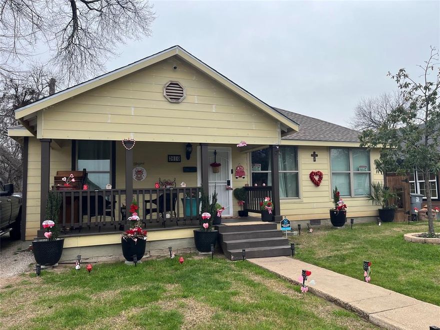 Very well-maintained Property located in the heart of Dallas, just minutes from downtown and major attractions. with major systems already addressed, including a new roof approximately replaced 3 years ago, new windows, and real hardwood floors installed in February 2024. Enjoy a huge backyard perfect for family and friends gatherings and barbecues. Property to be sold as-is; no repairs will be made by the seller.