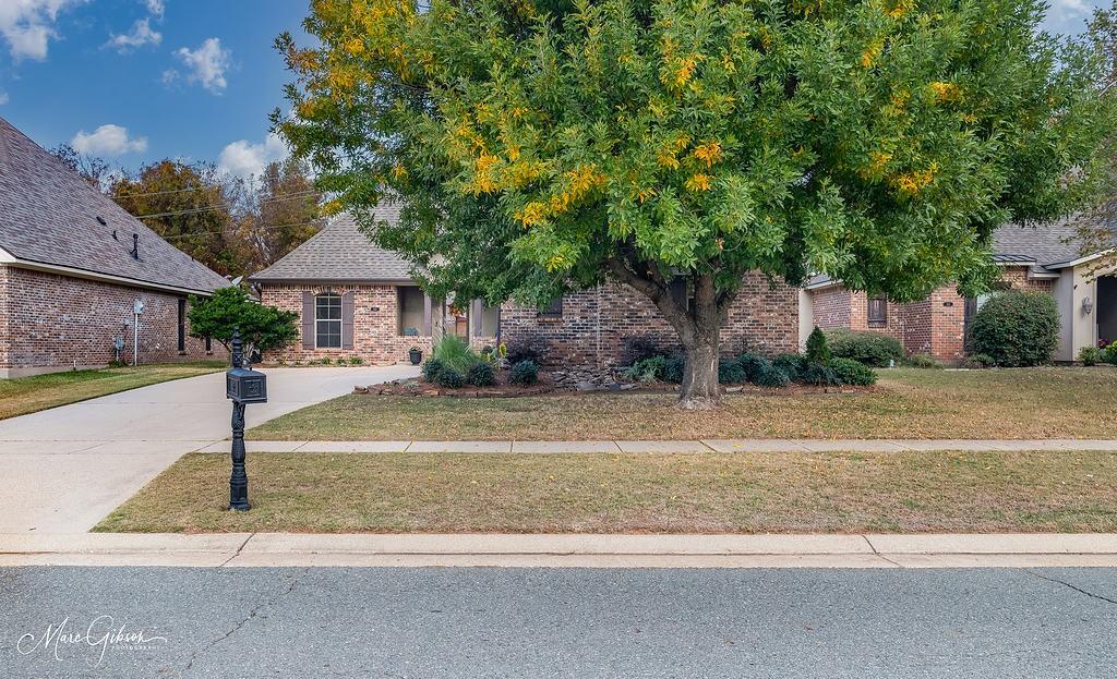 512 Chinquipin Drive