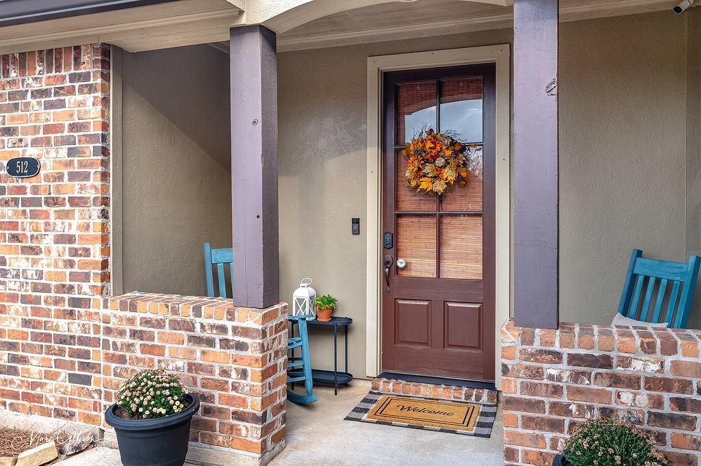 512 Chinquipin Drive