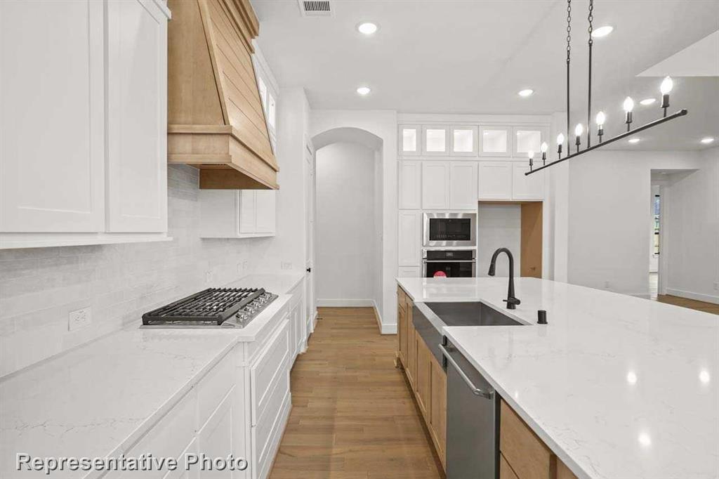 826 Shady Oaks Drive